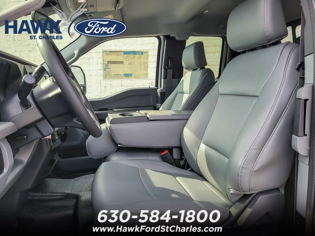 New 2026 Oxford White Ford XL image 7