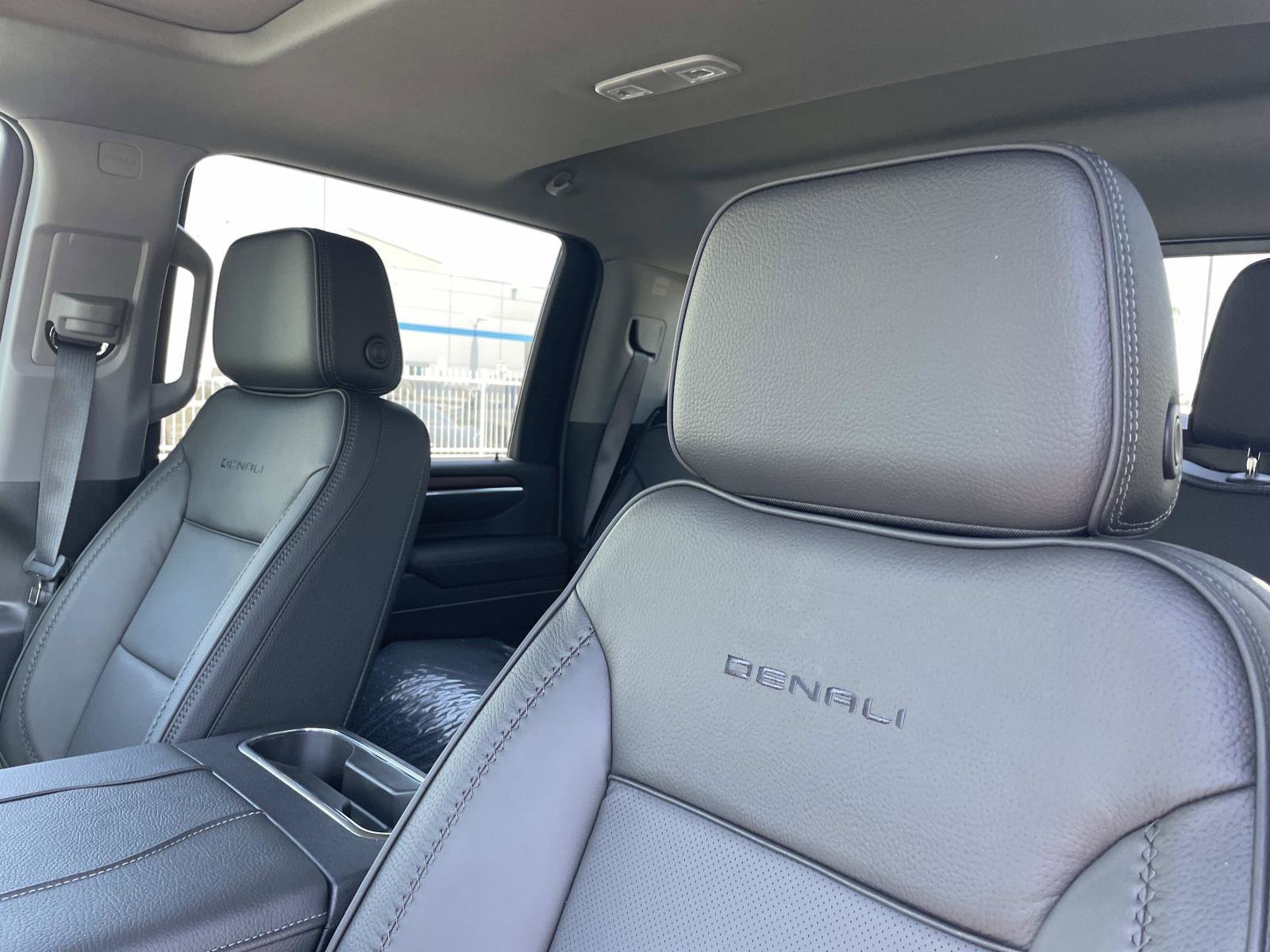 2026 GMC Sierra 2500HD Denali - Photo 23