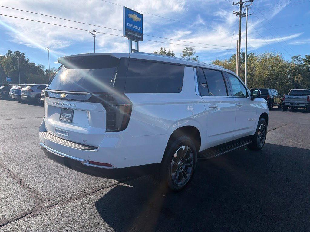 2026 Chevrolet Suburban LT - Photo 8