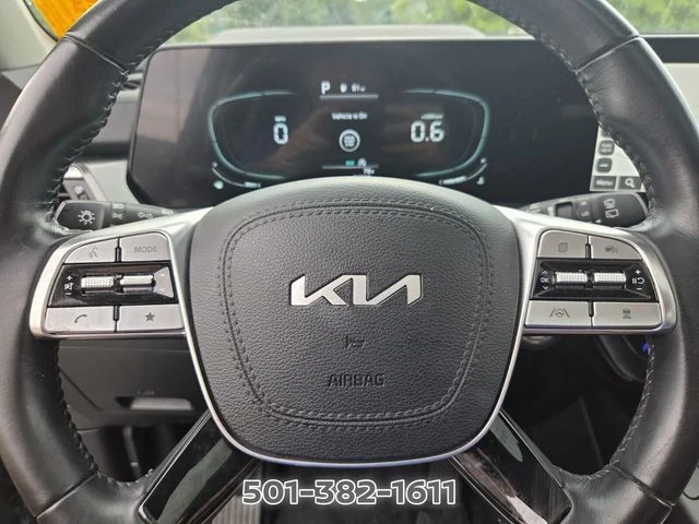 Used 2025 Black Kia S image 28