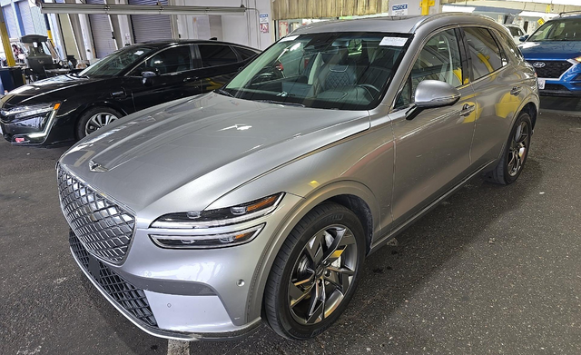 2023 Genesis Electrified GV70