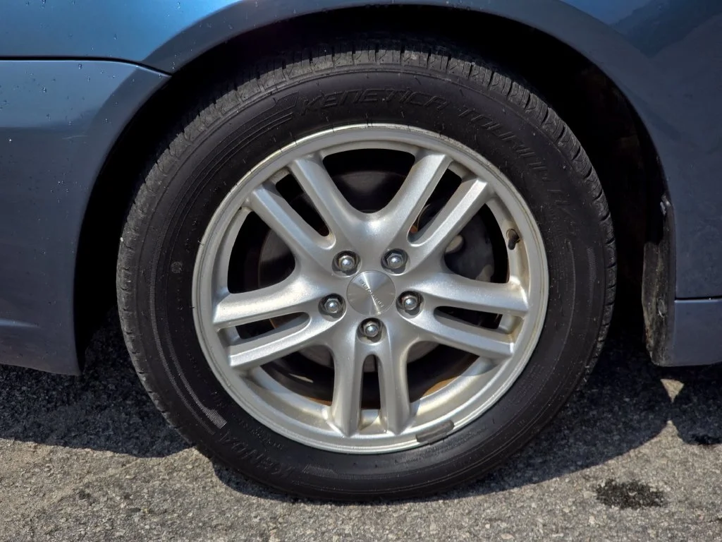 Used 2005  Subaru 2.5i image 21