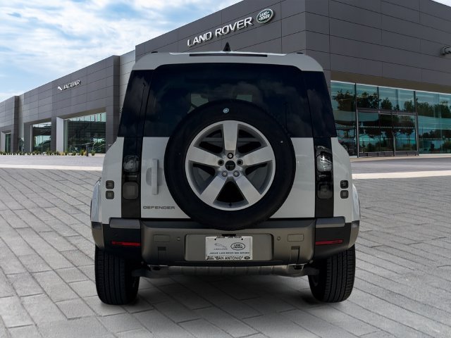 New 2026 Fuji White Land Rover S image 4