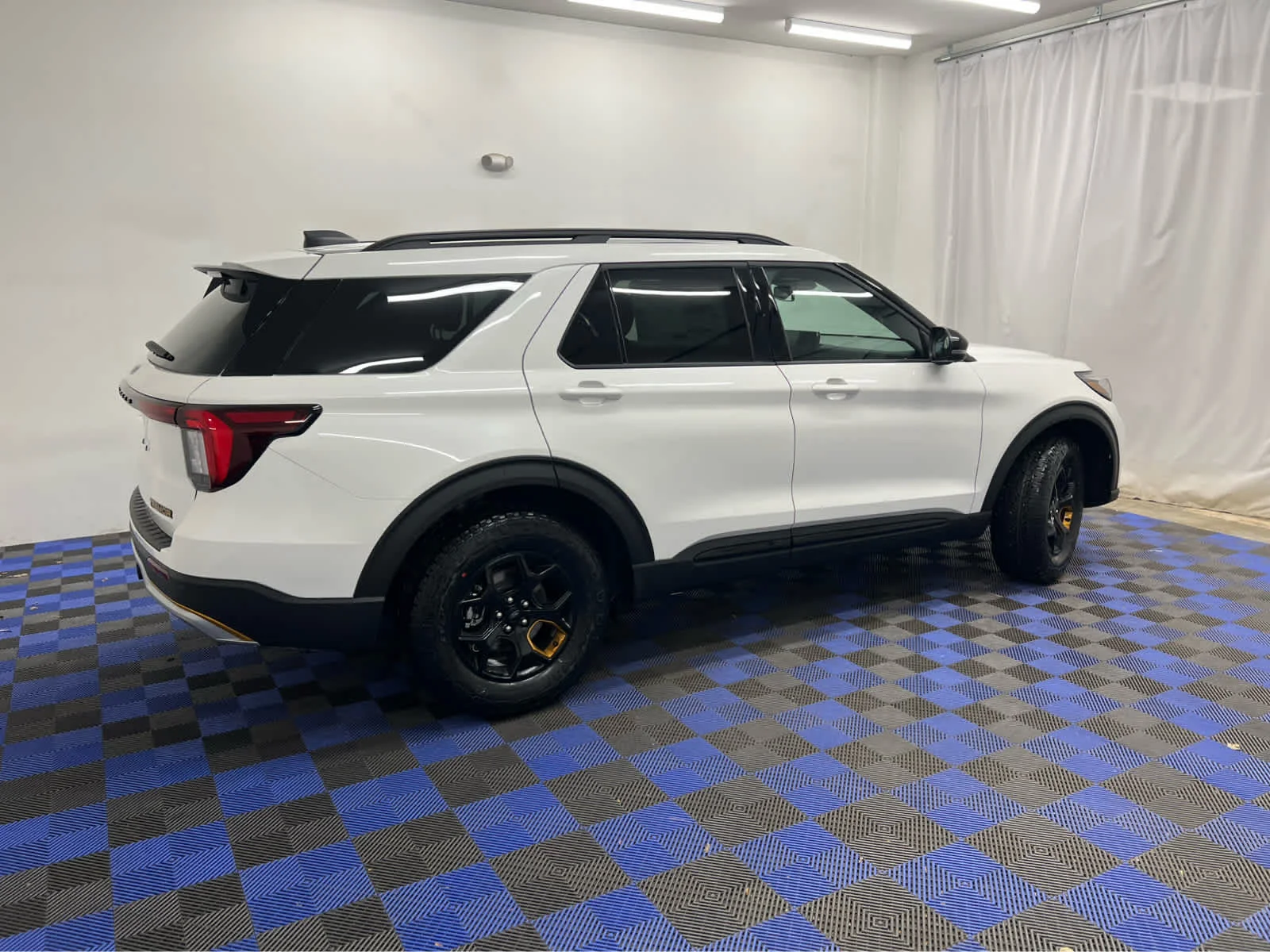 2026 Ford Explorer Tremor - Photo 6