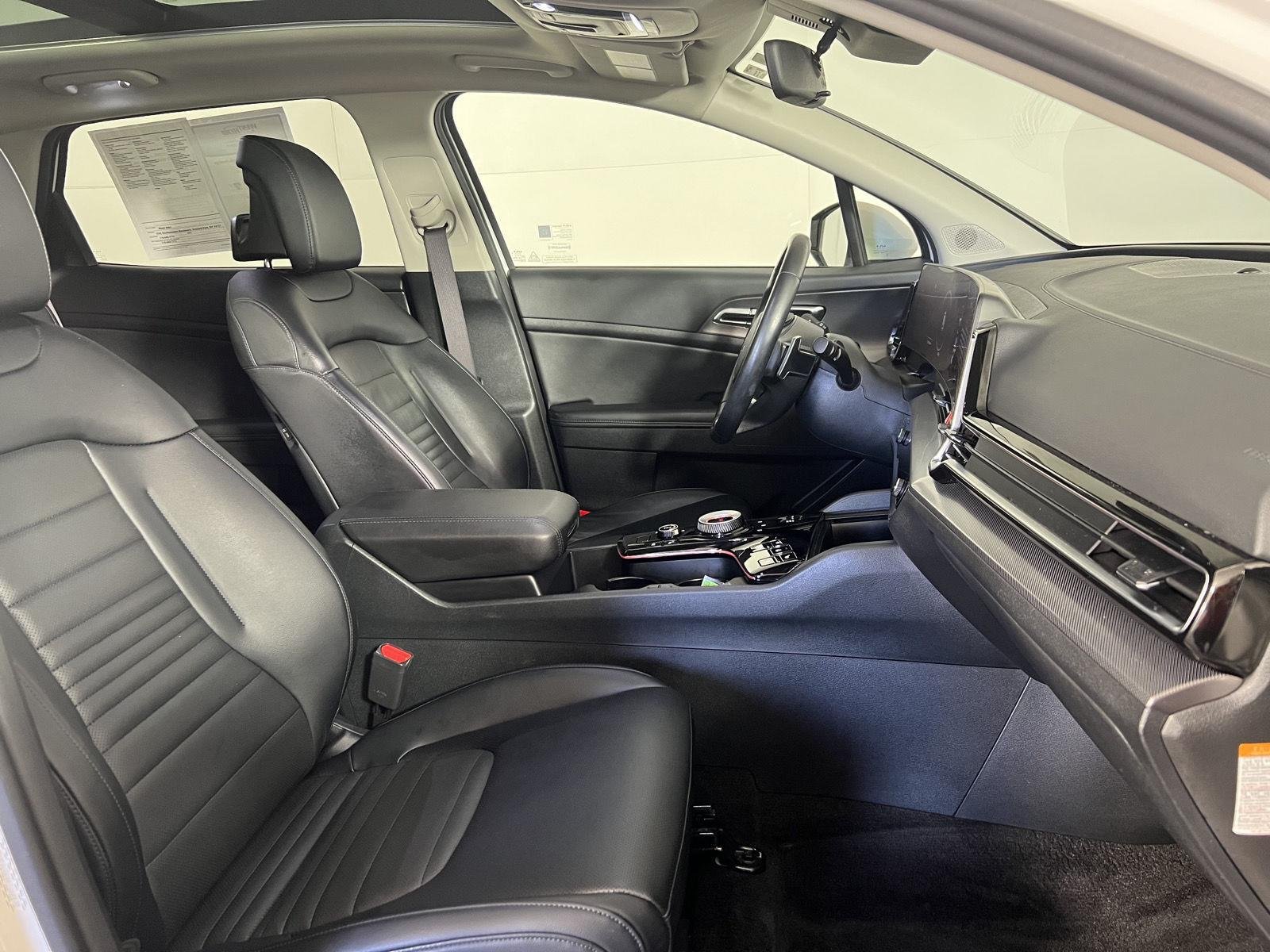 Used 2024 Snow White Pearl Kia SX-Prestige image 12