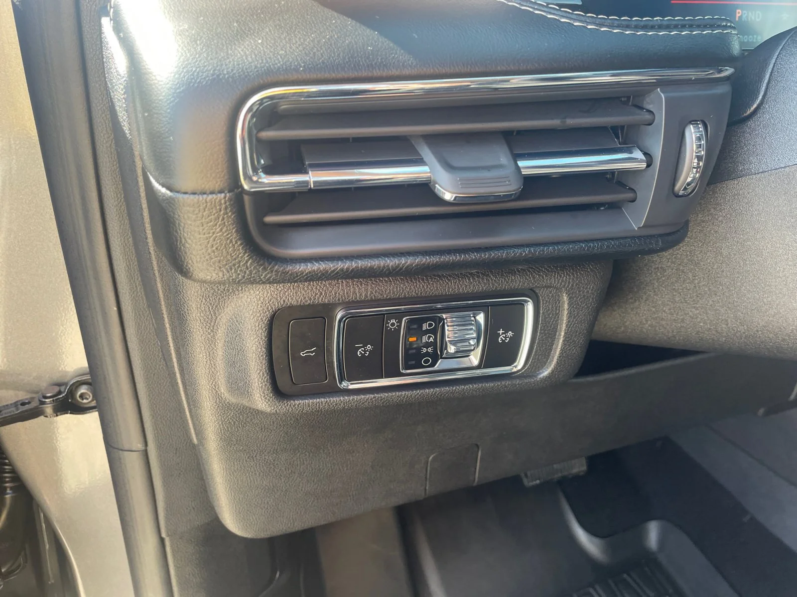 Used 2025 GRAY Lincoln PREMIERE AWD image 15