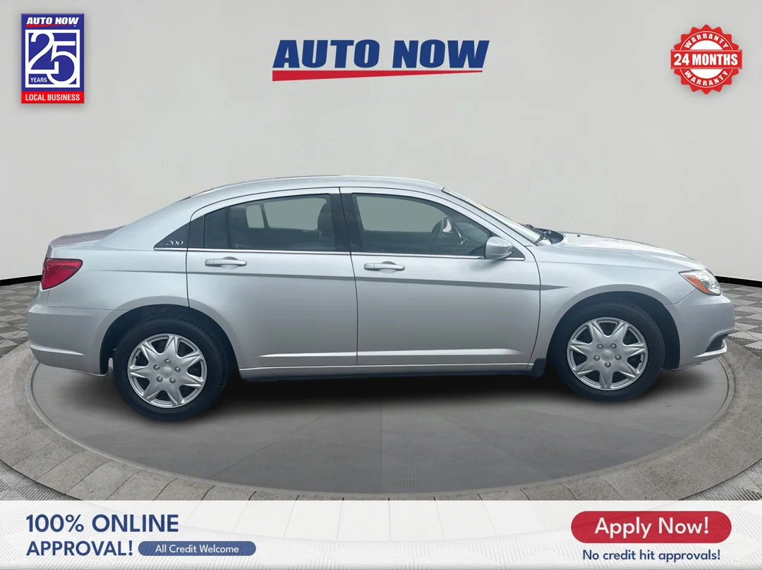 Used 2012 Silver Chrysler LX image 7