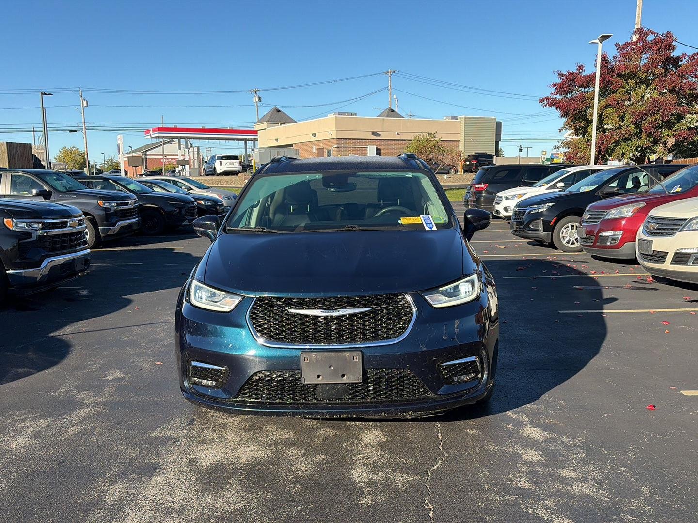 Used 2022 Fathom Blue Pearlcoat Chrysler Touring L image 2