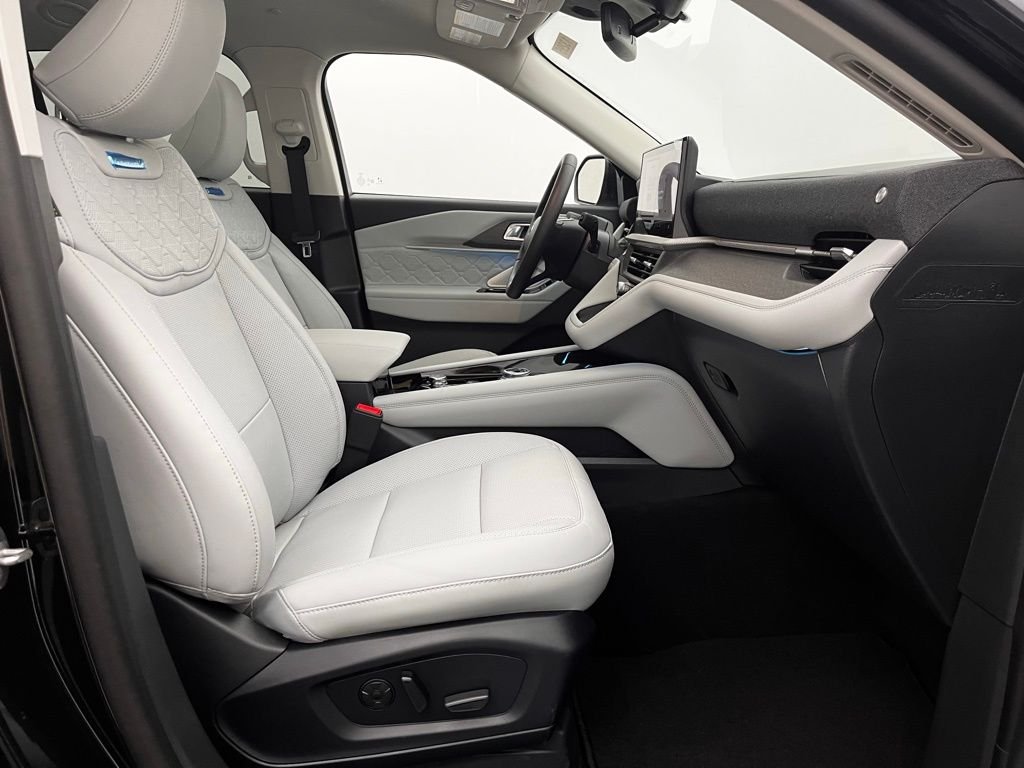 New 2026 Black Ford Platinum image 35