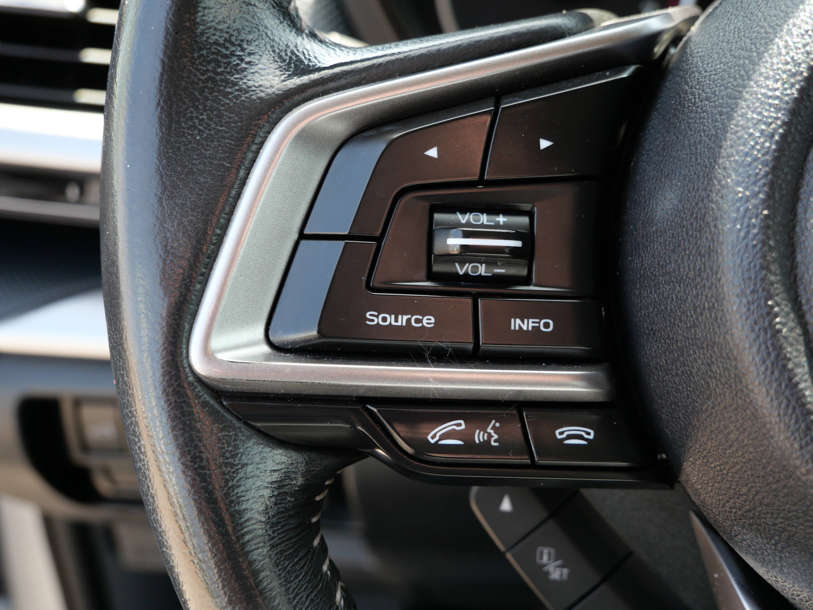 Used 2022 Ice Silver Metallic Subaru Premium image 28