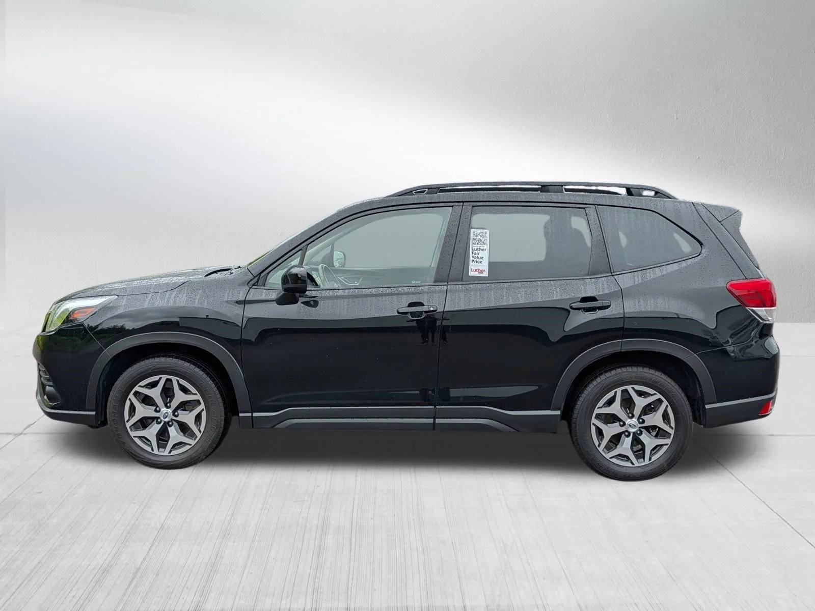 Used 2023 Crystal Black Silica Subaru Premium image 4