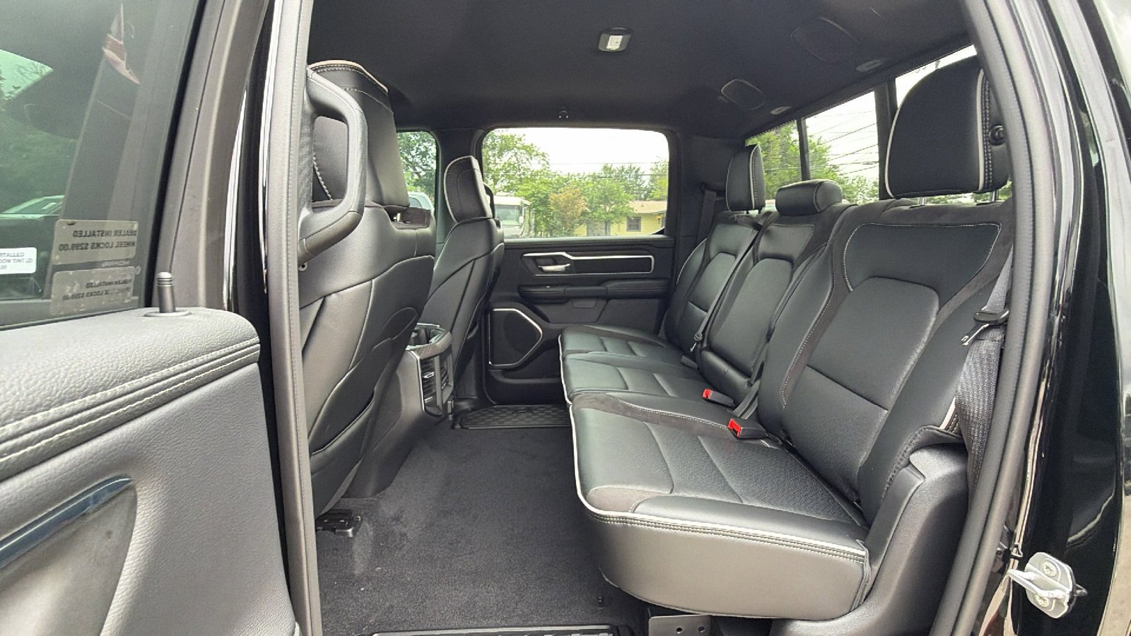 New 2026 Diamond Black Crystal Pearl-Coat Exterior Paint RAM Laramie image 15