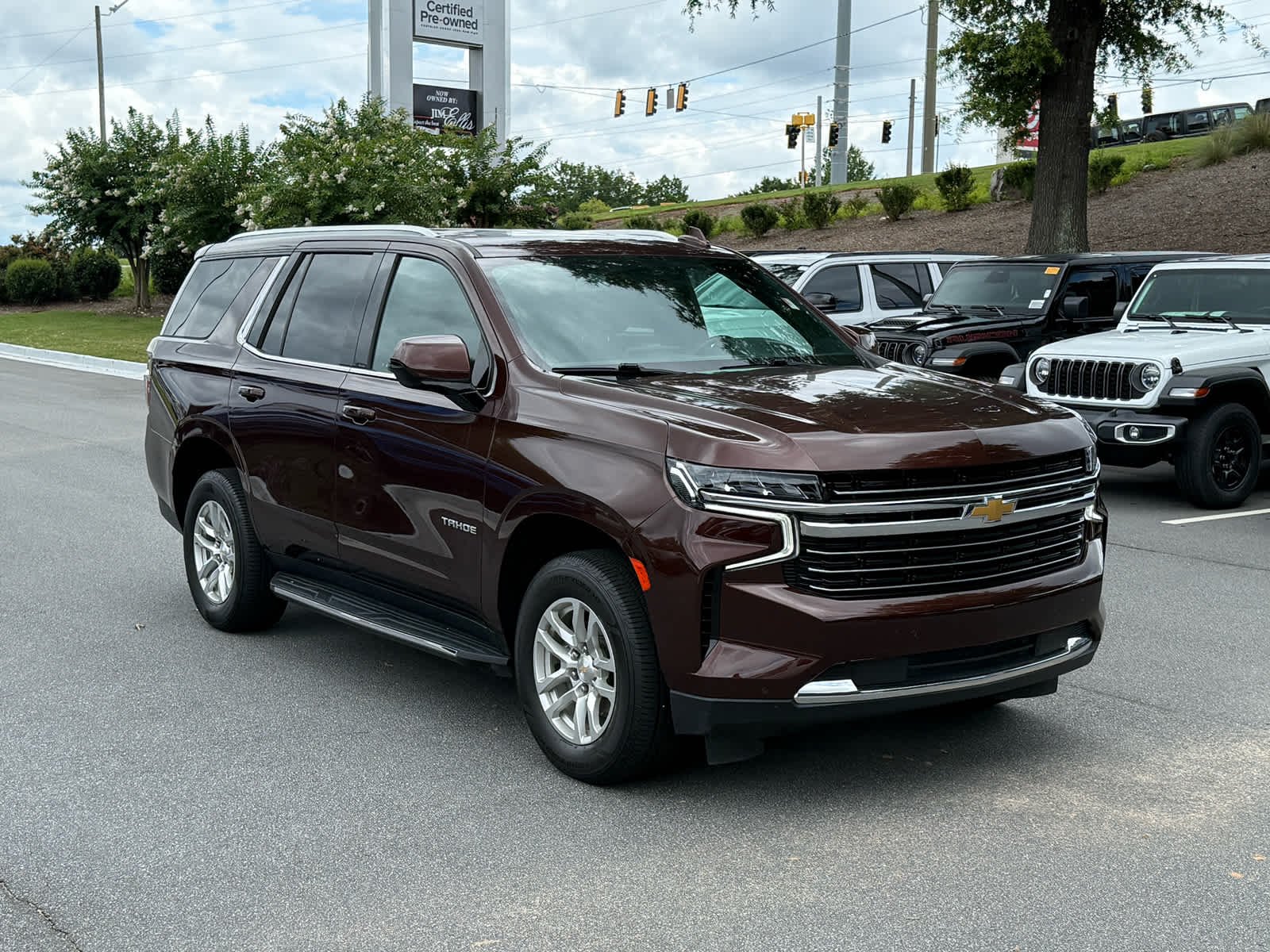 Used 2023 Auburn Metallic Chevrolet LT image 7