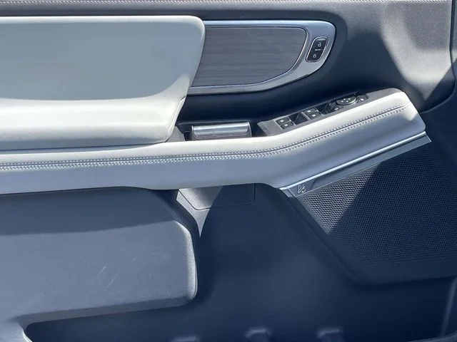 New 2026 Star White Metallic Tri-Coat Ford MAX Platinum® image 11