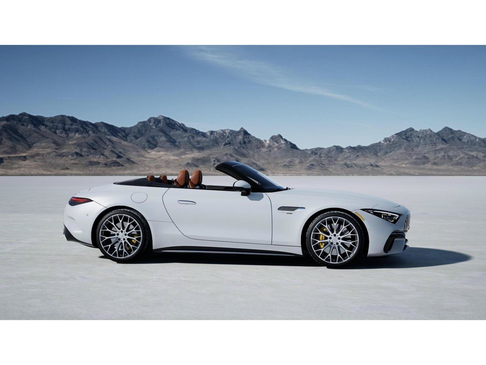 New 2026 MANUFAKTUR Moonlight White Metallic Mercedes-Benz SL 63 AMG® image 15