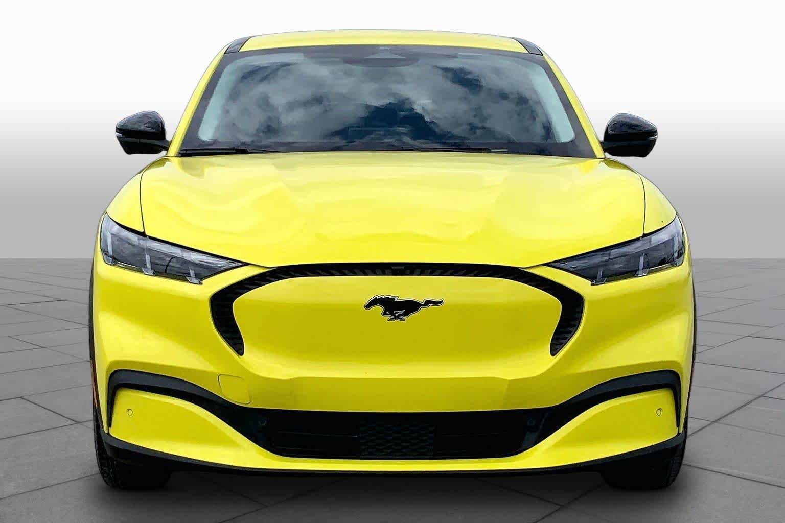 Used 2025 Grabber Yellow Ford Select image 3