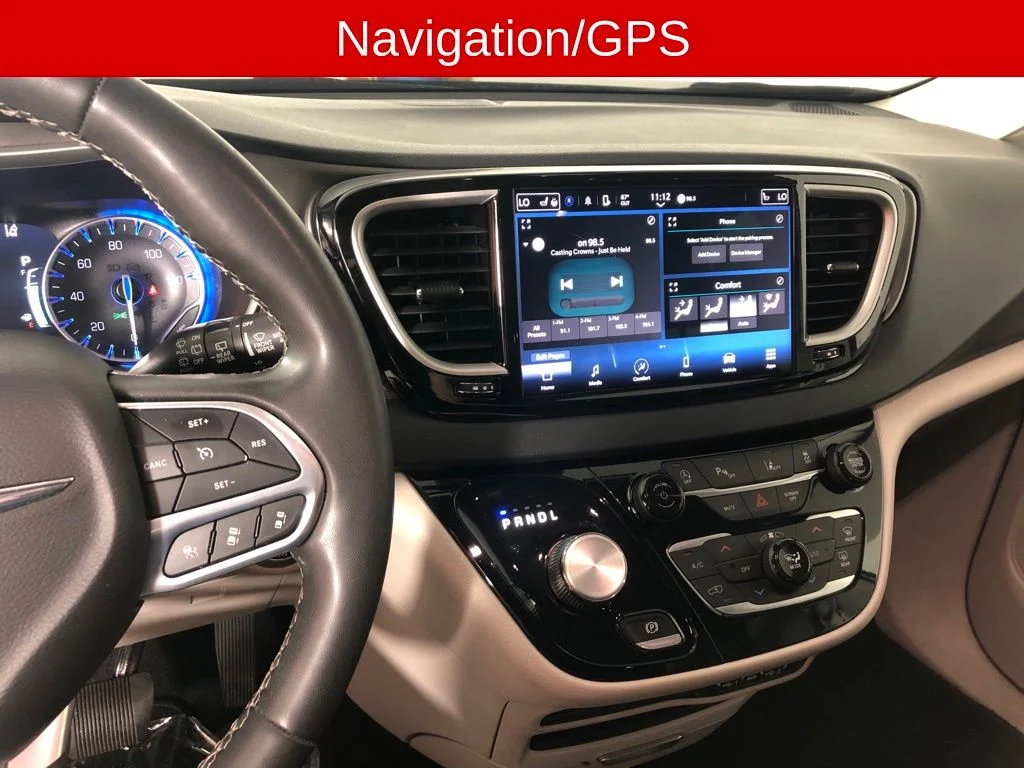 Used 2023 Black Chrysler Touring L image 3