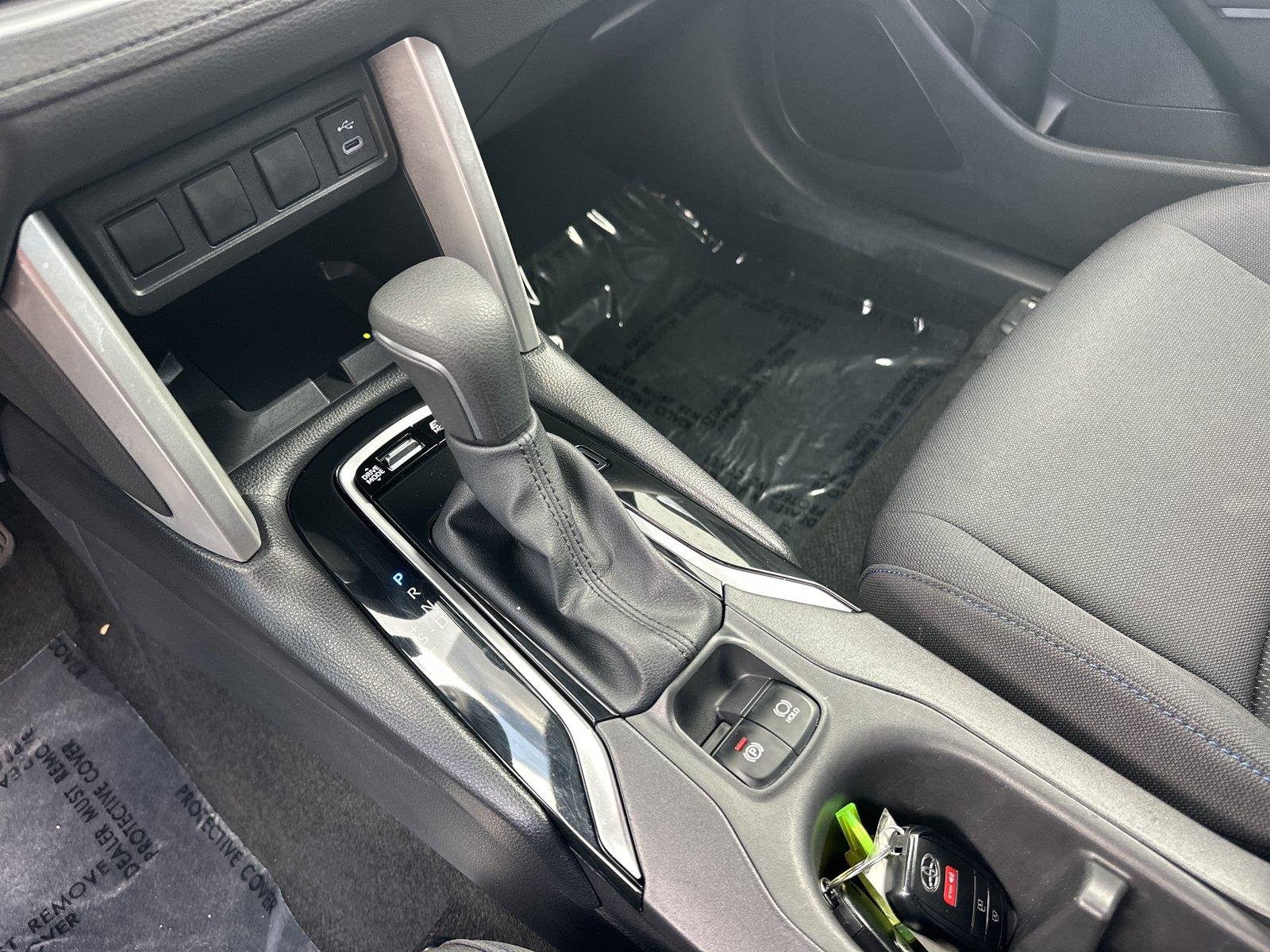 Used 2025 Sonic Silver Toyota Hybrid SE image 17