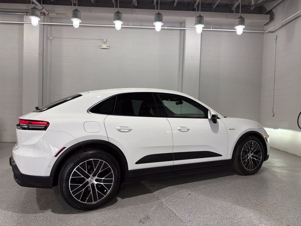 Certified Used 2025 White Porsche  image 7