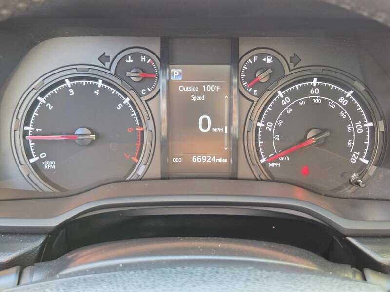 Used 2021 White Toyota SR5 image 27