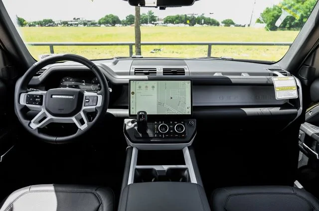New 2026  Land Rover X-Dynamic SE image 18