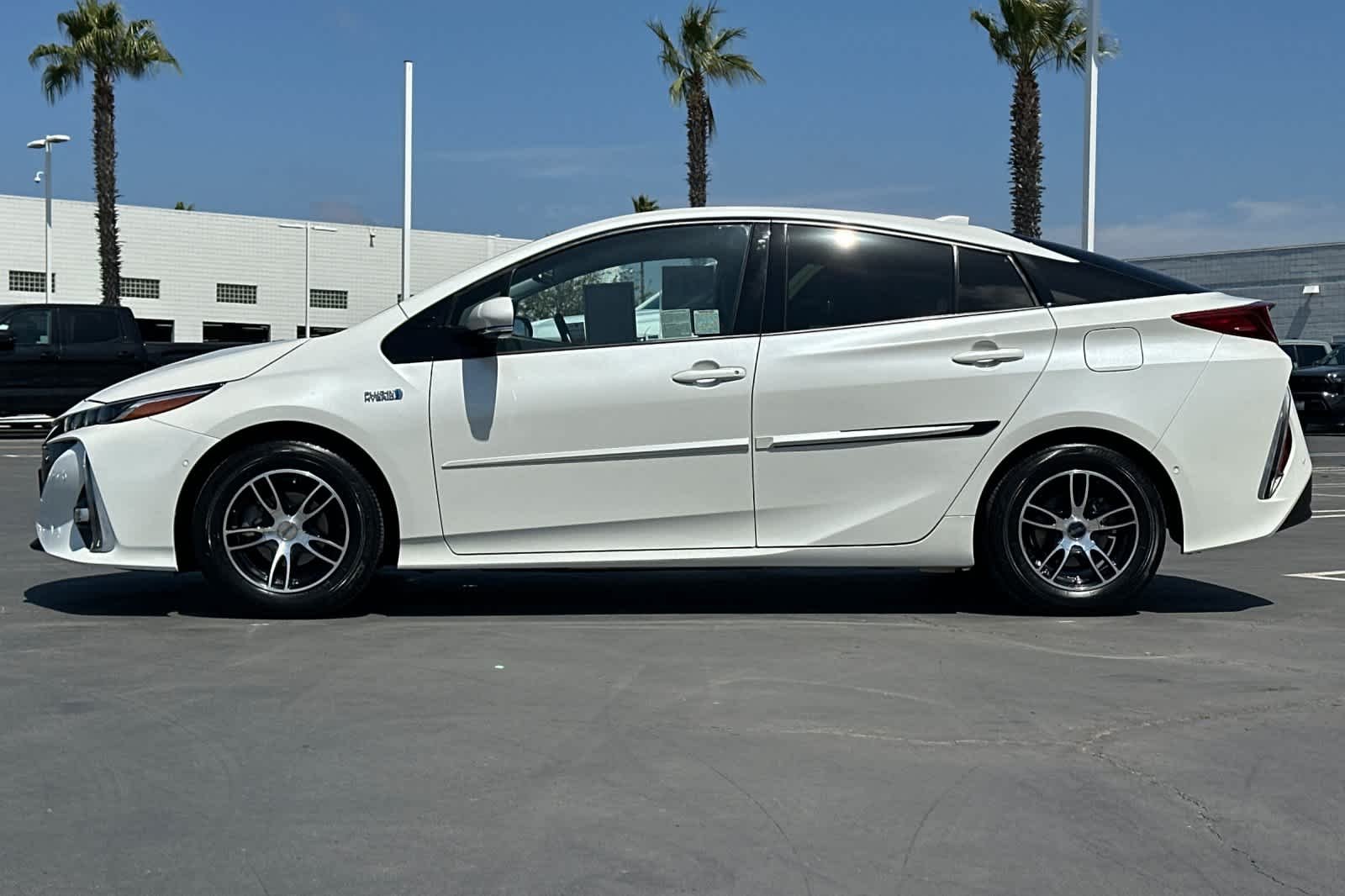 Certified Used 2018 Blizzard Pearl Toyota Advanced image 7
