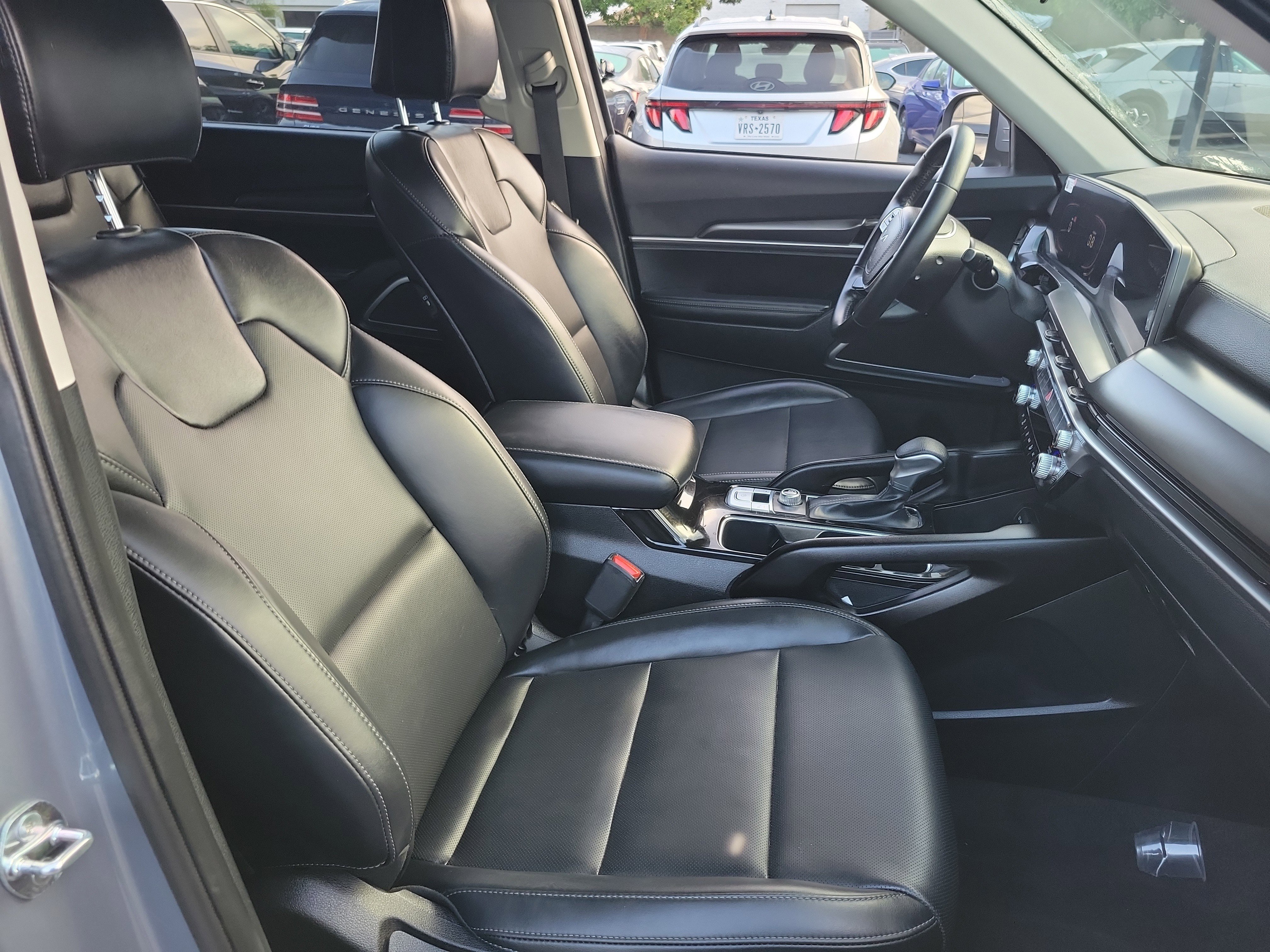 2025 Kia Telluride LX - Photo 20