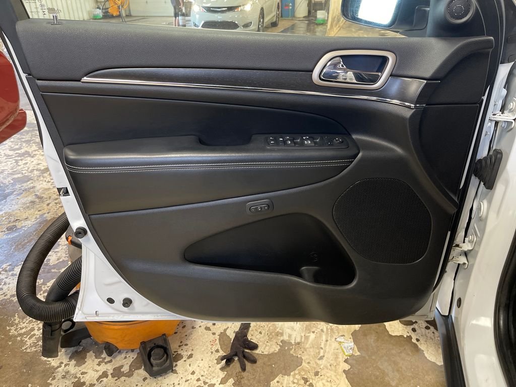Used 2017 White Jeep Limited image 15