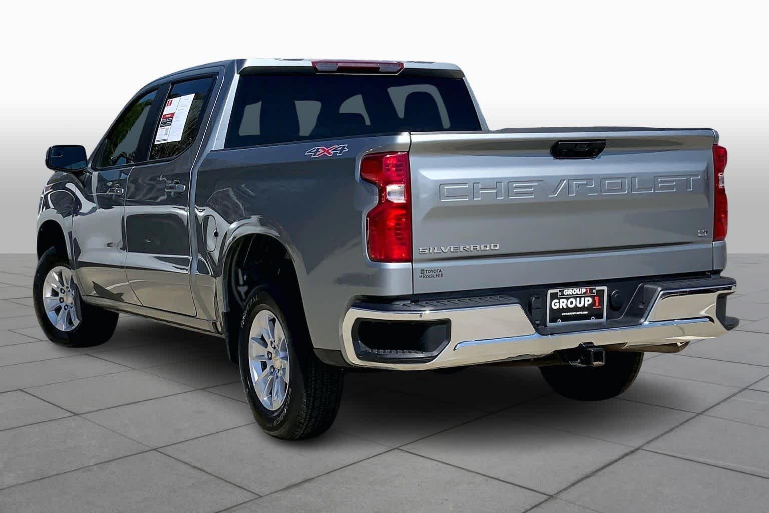 Used 2025 Sterling Gray Metallic Chevrolet LT image 21