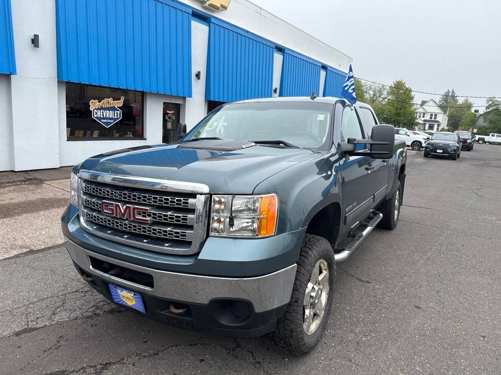 Used 2013 Stealth Gray Metallic GMC SLE image 2