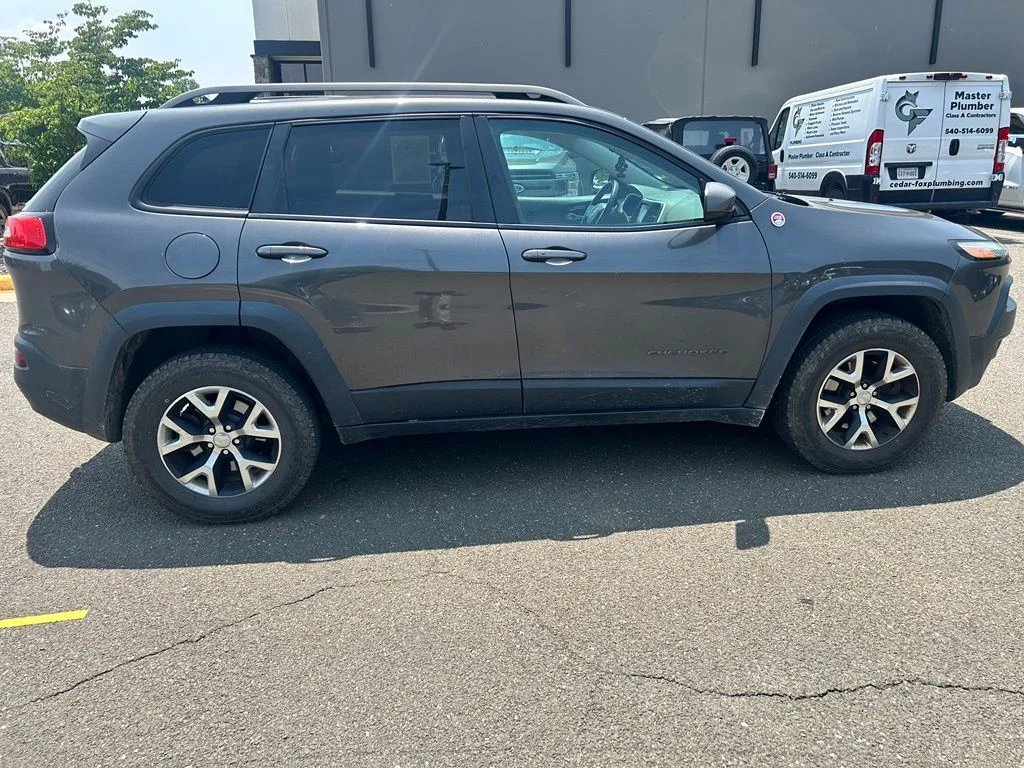 Used 2014 Gray Jeep Trailhawk image 7