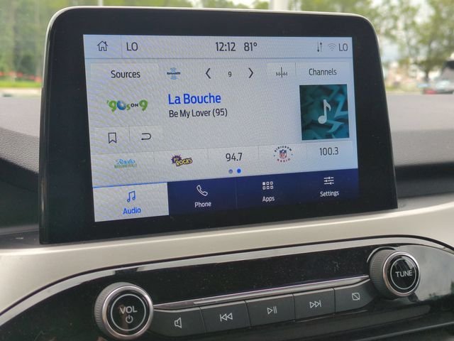 Used 2022 Black Ford SE image 21