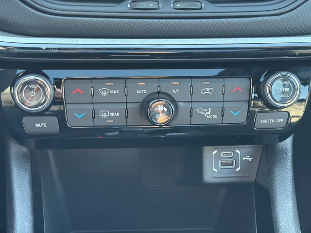 New 2026 Silver Jeep Trailhawk image 23