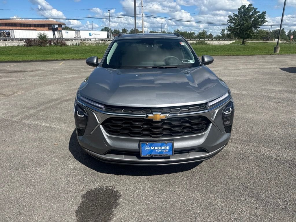 Used 2024 Gray Chevrolet LT image 4