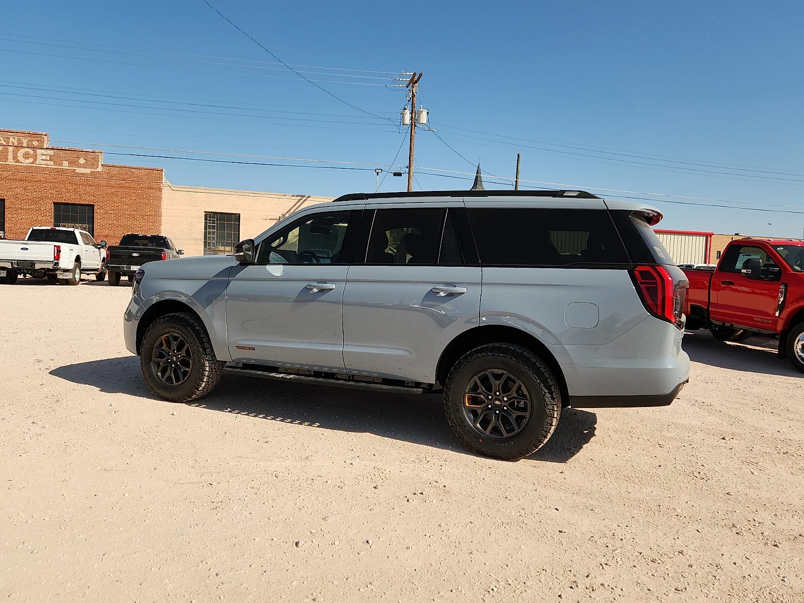 New 2027 Glacier Gray Metallic Tri-Coat Ford Tremor image 4