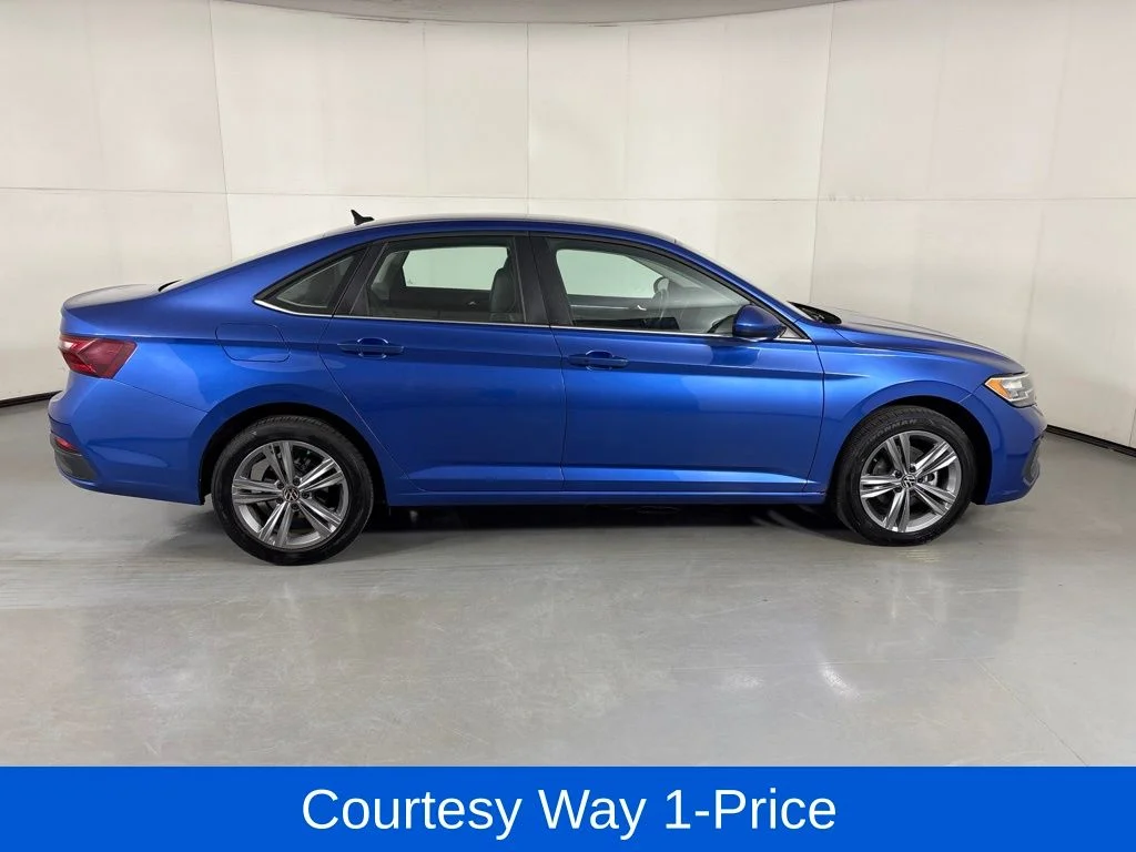 Used 2024 Blue Volkswagen 1.5T SE image 11