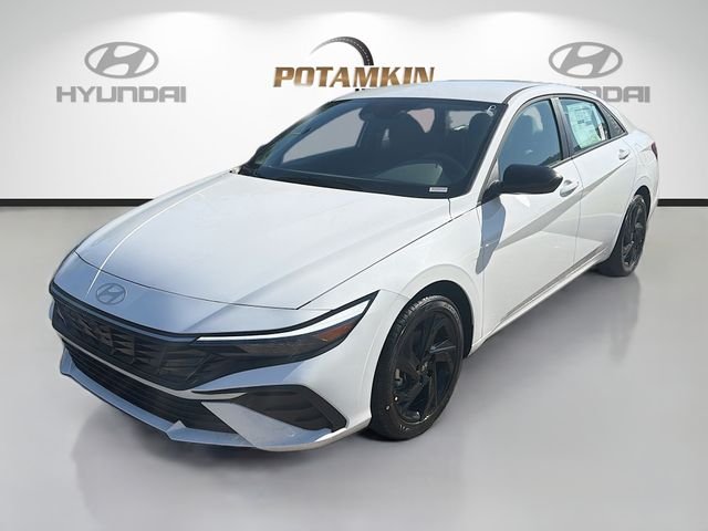 Used 2026 White Hyundai SEL Sport image 1