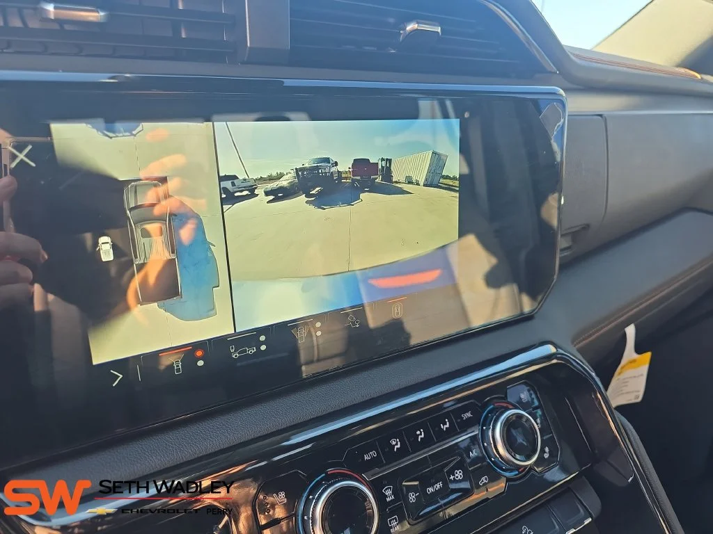 Used 2025 Onyx Black GMC AT4 image 23
