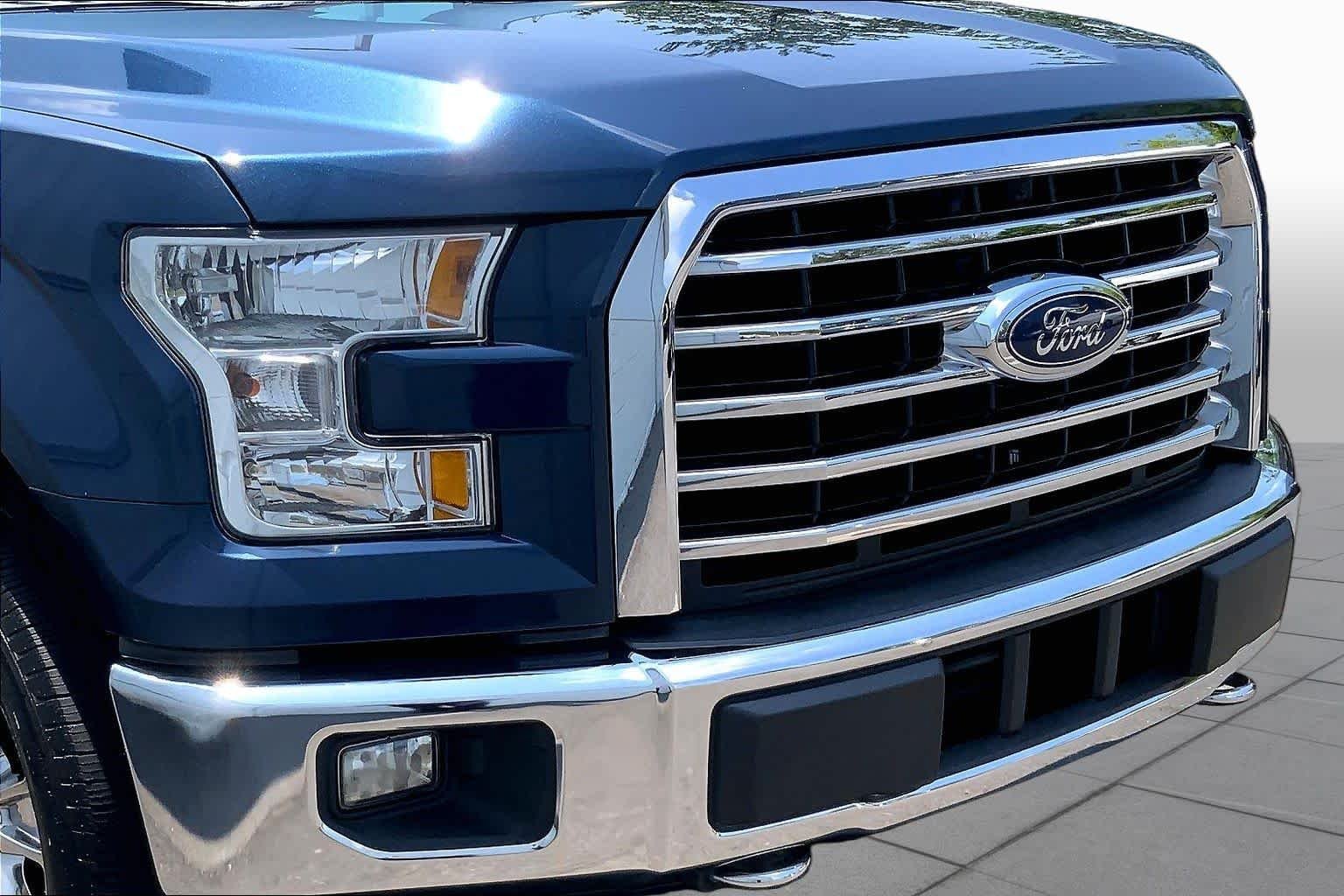 Used 2017 Blue Jeans Metallic Ford XLT image 30