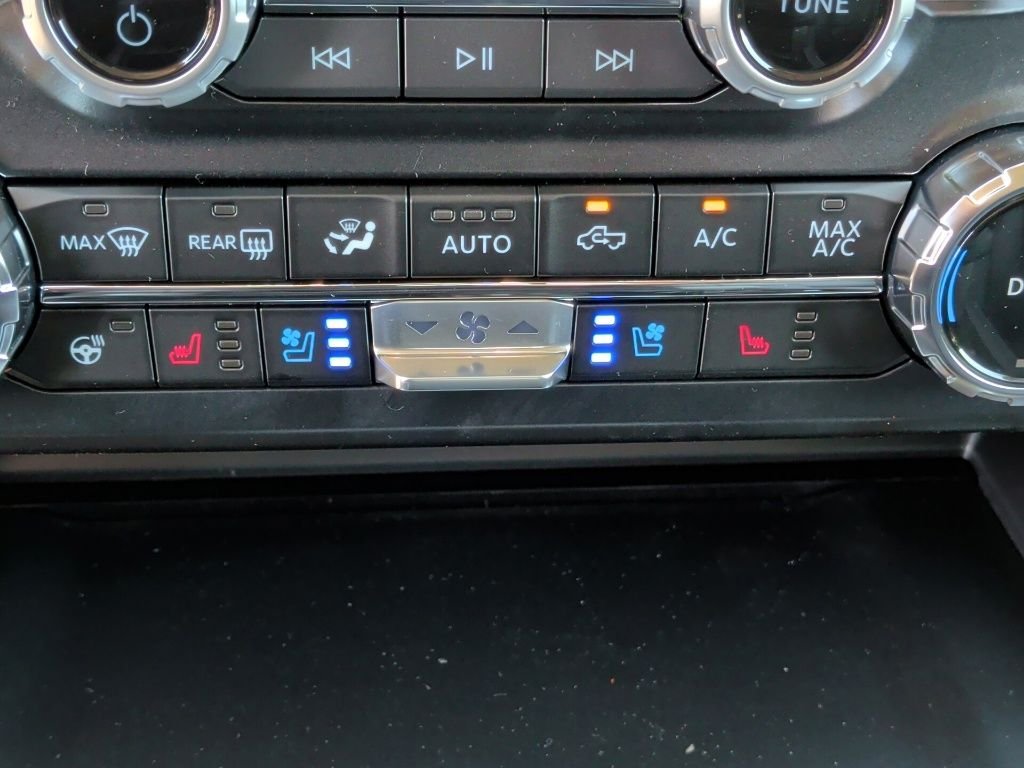 New 2026 Oxford White Ford F-350® Lariat® image 25