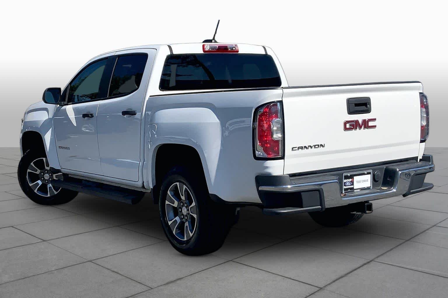 Used 2016 Summit White GMC 2WD image 12