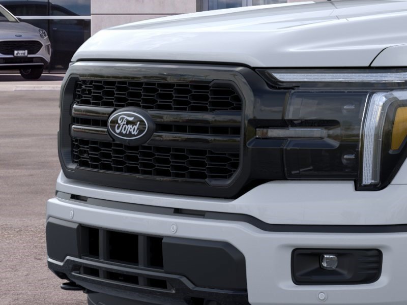 New 2026 Oxford White Ford LARIAT image 18