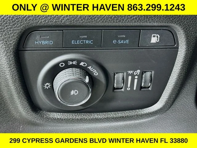 Used 2024  Jeep 4xe image 10