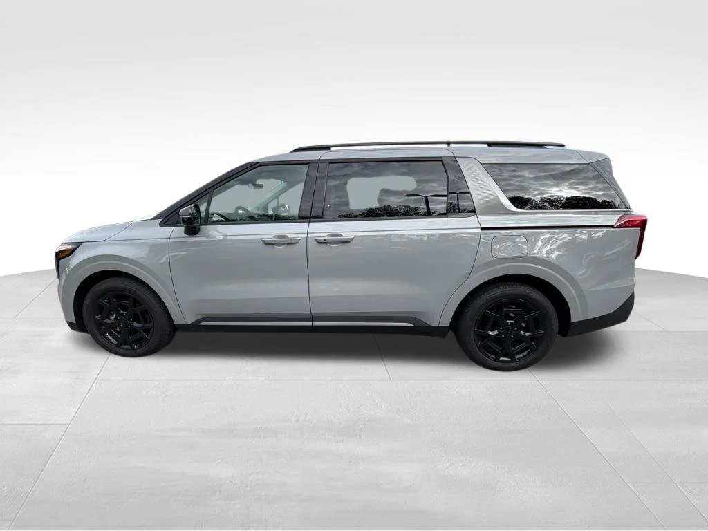 Used 2026 Silver Kia  image 2