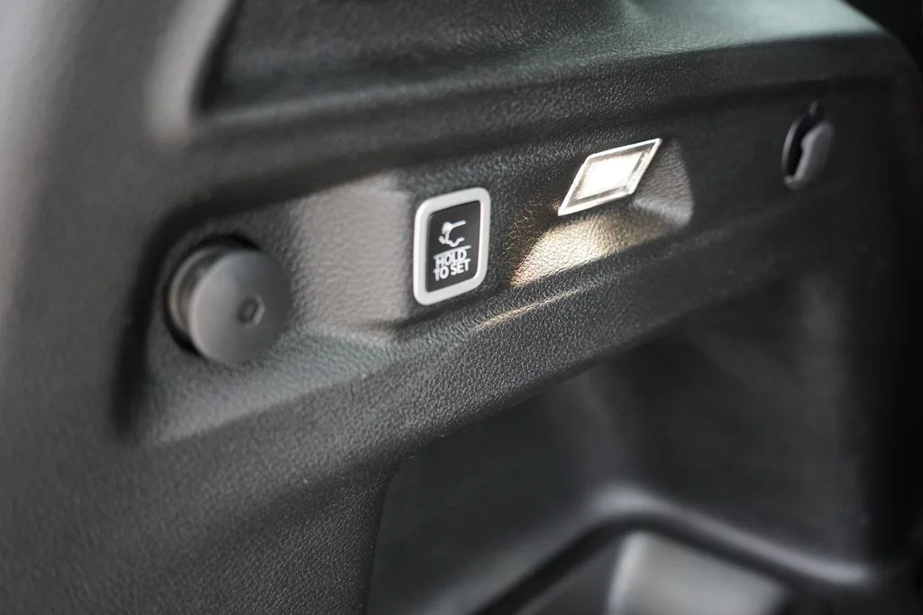Certified Used 2023 Silver Jeep Altitude image 23
