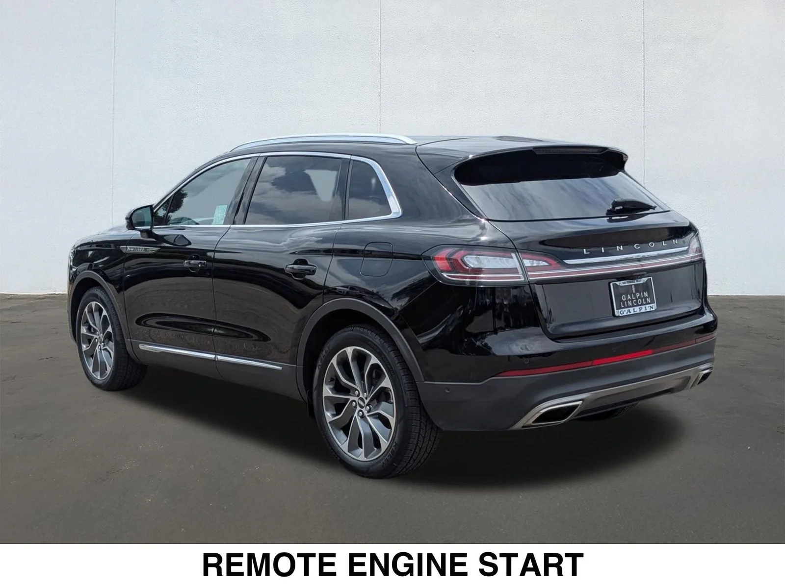 Used 2023 Black Lincoln Reserve image 3