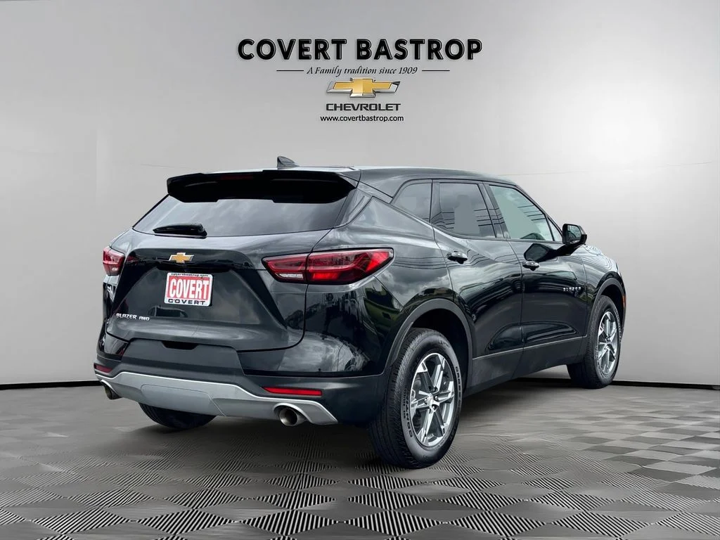 Used 2025 Black Chevrolet LT image 5