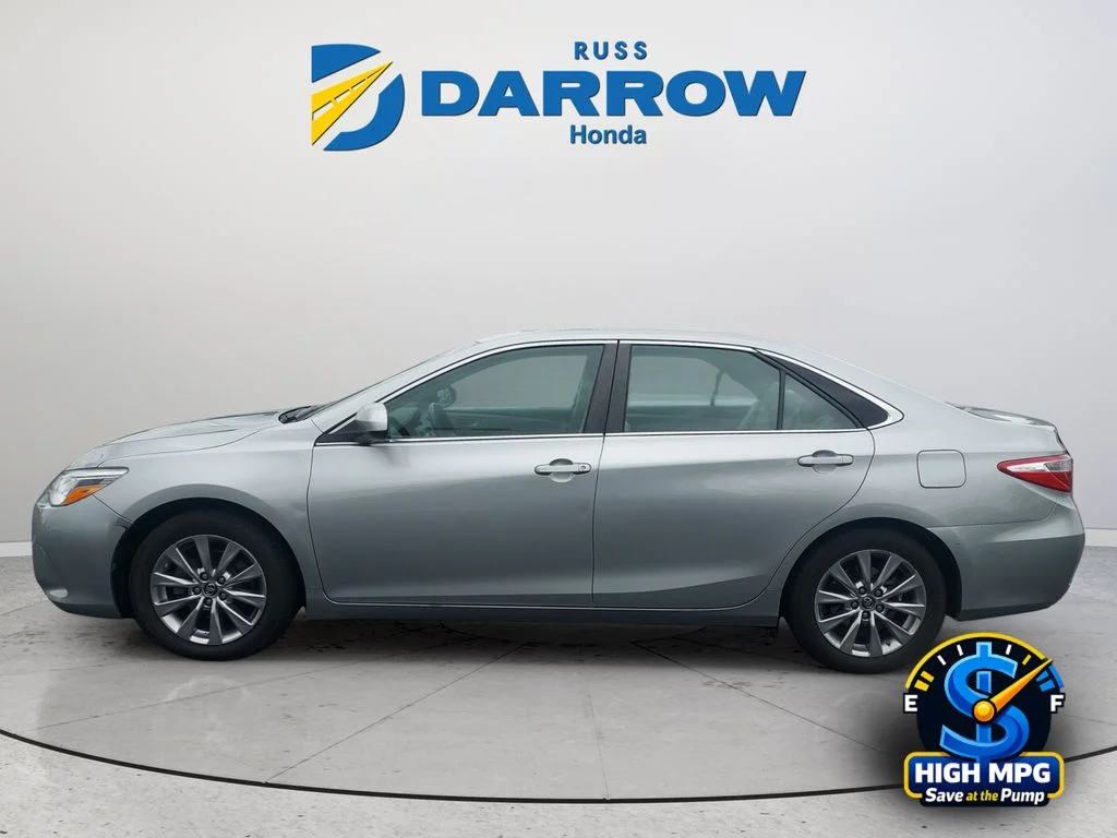 Used 2017 Silver Toyota XLE image 2