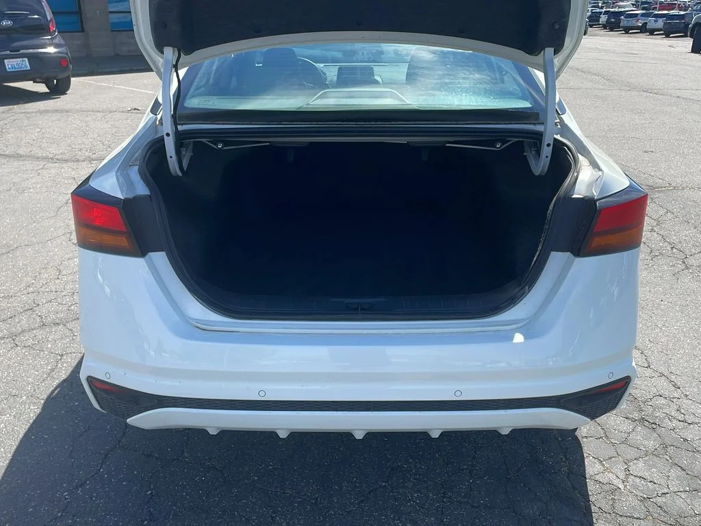2025 Nissan Altima SV - Photo 9