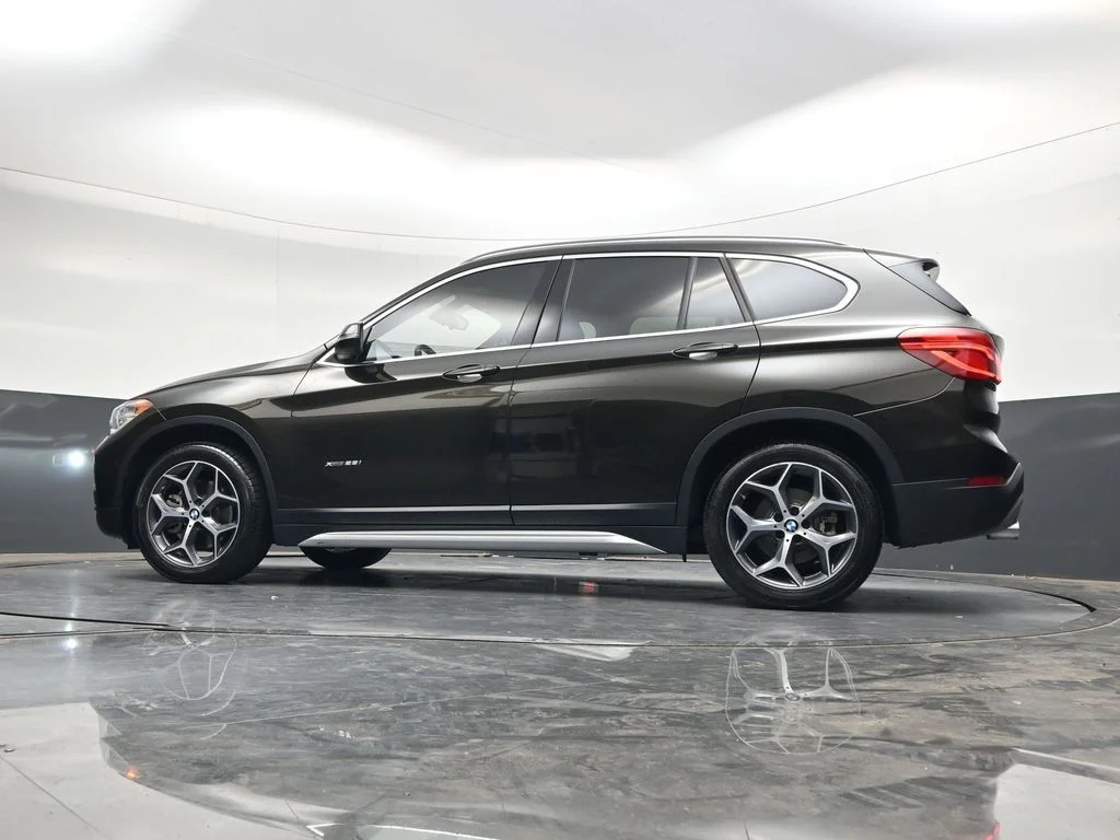 Used 2017 Dark Olive Metallic BMW xDrive28i image 36